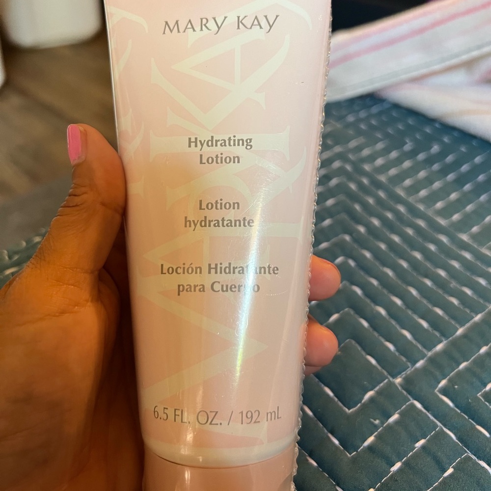 Mary Kay Hydrating lotion